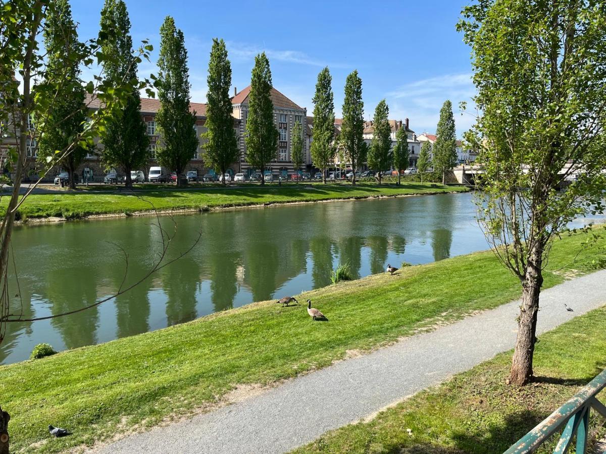 Apartmán Le Voltaire Melun Exteriér fotografie