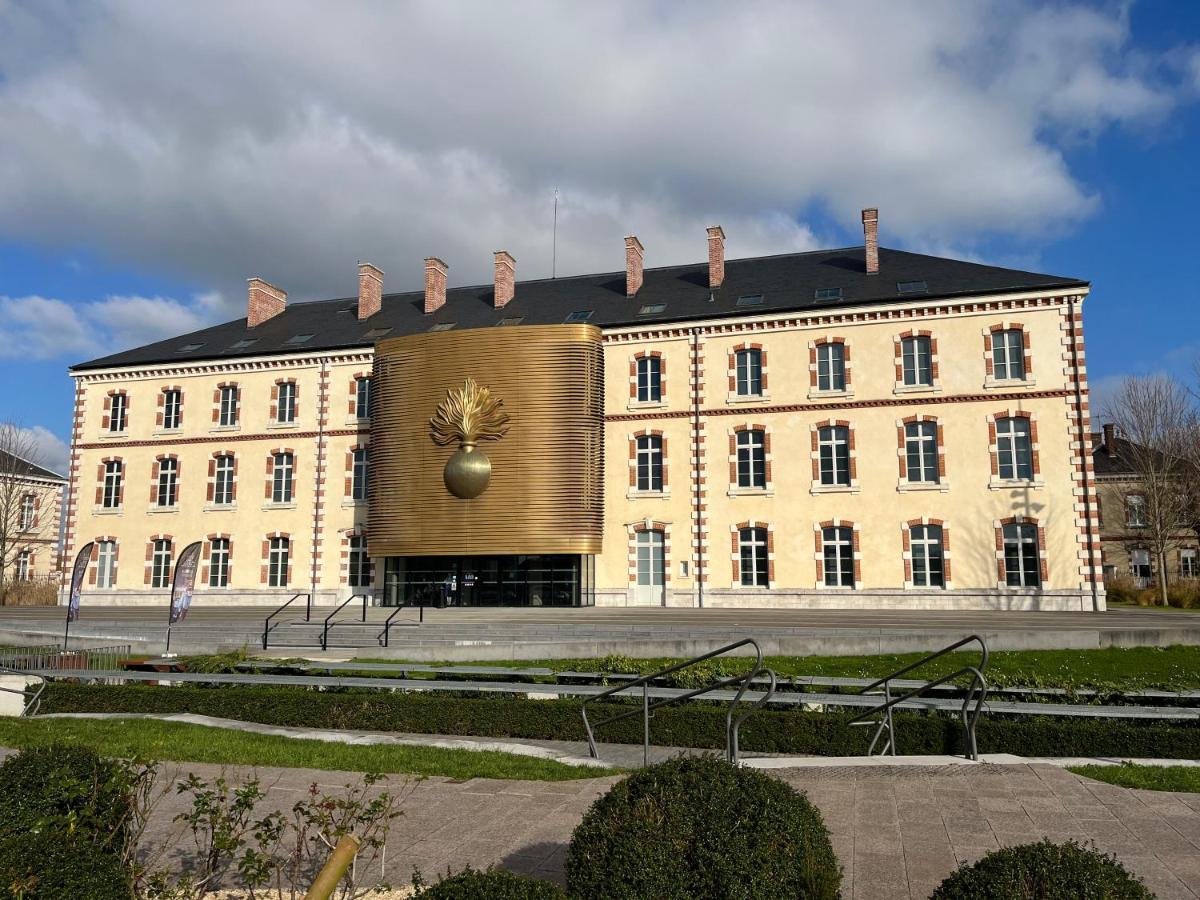 Apartmán Le Voltaire Melun Exteriér fotografie
