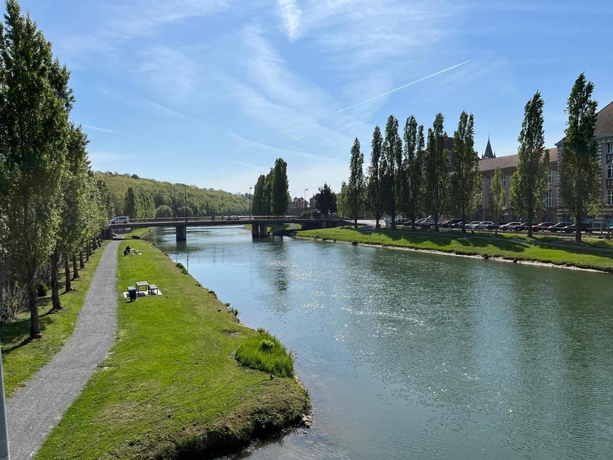 Apartmán Le Voltaire Melun Exteriér fotografie
